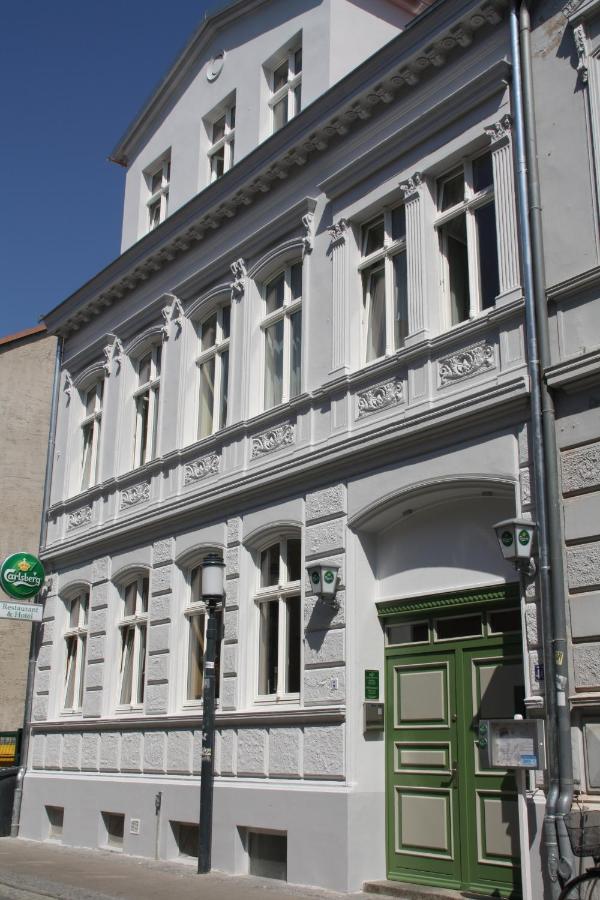 Restaurant & Hotel Olive Greifswald Bagian luar foto