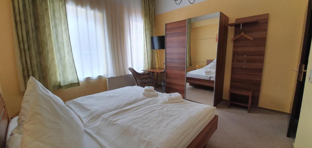 Restaurant & Hotel Olive Greifswald Bagian luar foto